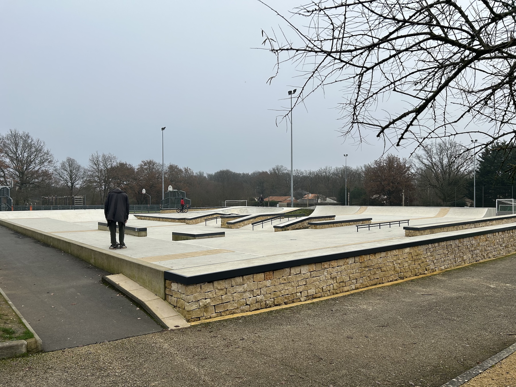 Fontaine-le-Comte skatepark